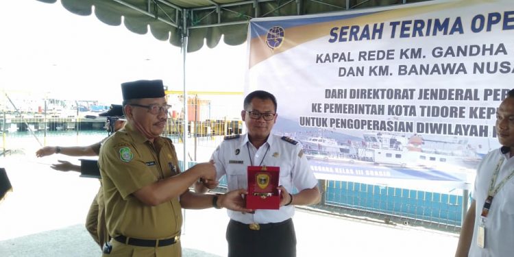 Hubla Serahkan Dua Kapal di Tidore