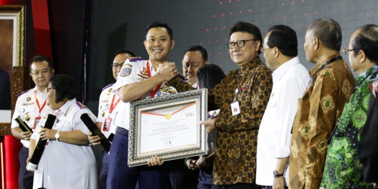 OP Priok Terima Penghargaan WBBM