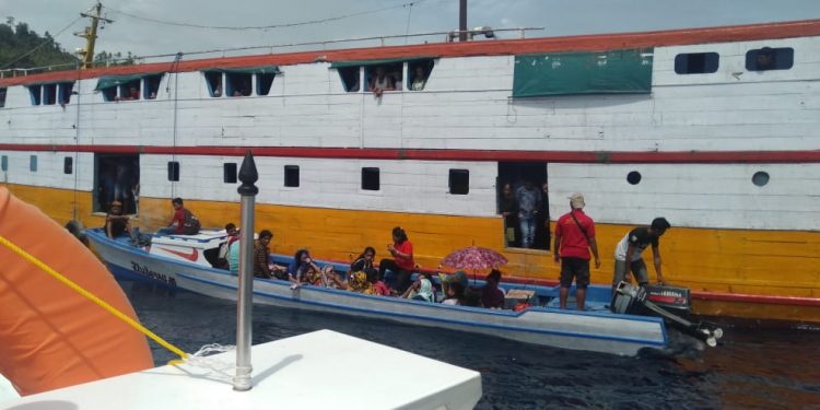 120 Penumpang KM Wahana Permai Dievakuasi
