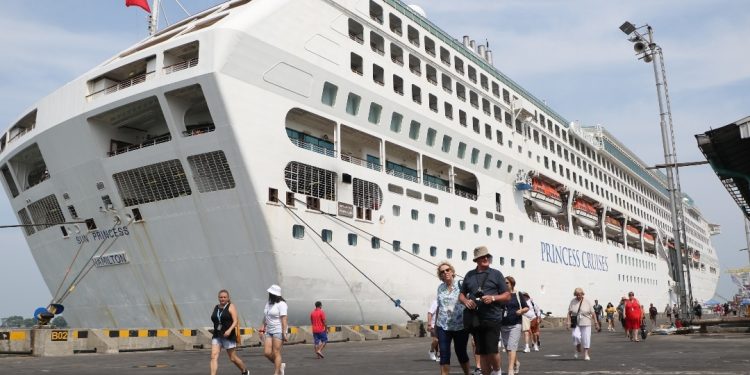 MV. Sun Princess, Kapal Wisata Terakhir Singgah di Tanjung Emas