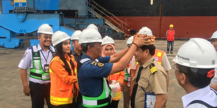 MV. Chikako, Kapal Asing Pertama Sandar di Panjang