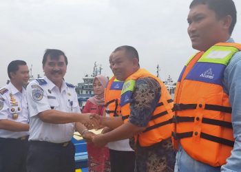 Syahbandar Priok Launching Si Patimeh dan Berikan Sertifikat Kepada Kapal Service Boat