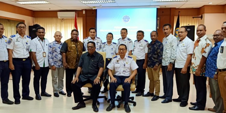 Kemenhub Terima Hibah Tanah Seluas 1.504 Ha dari Pemda Fak-fak