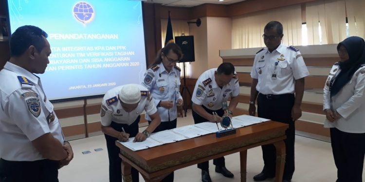 KPA-PPK Teken Pakta Integritas Angkutan Perintis
