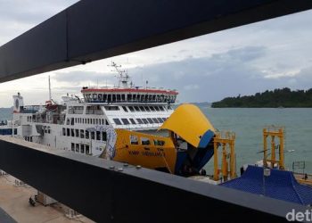 Tiket Kapal Penyeberangan Naik?