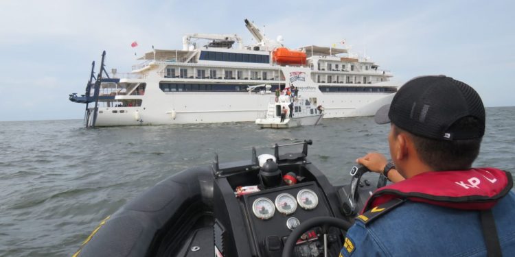 Karena Corona, ABK & Penumpang MV. Coral Adventure Diawasi Sangat Ketat