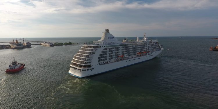 Sebelum ke Singapura, MV Seven Sandari Tanjung Emas