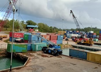 Bongkar Muat Petikemas di Sei Kolak Kijang 25 Ribu TEUs