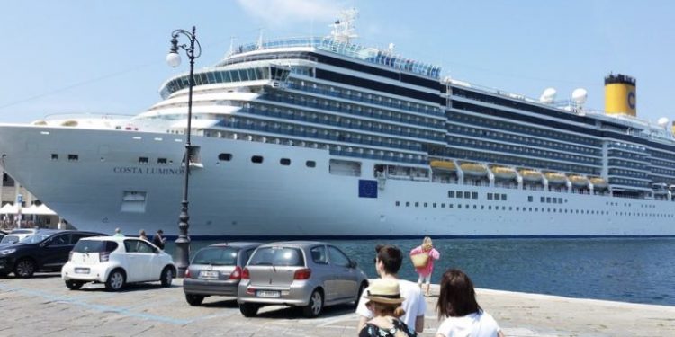 Ada Penumpang Positif Corona, 60 WNI Terjebak di Kapal Costa