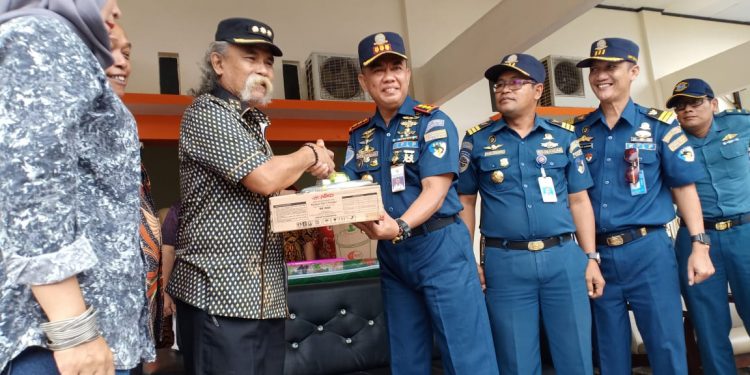 KSOP Teluk Palu Berikan Bantuan Korban Kebakaran di Tolitoli
