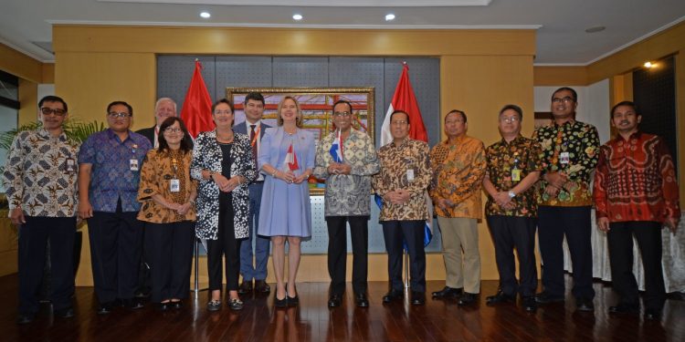 Menhub Bertemu Menteri Infrastruktur Belanda Bahas Peluang Kerjasama Transportasi