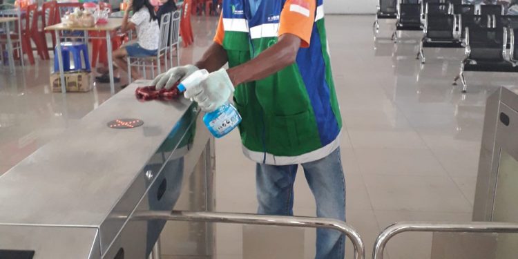 Cegah Corona, Terminal Penumpang Manado Dibersihkan