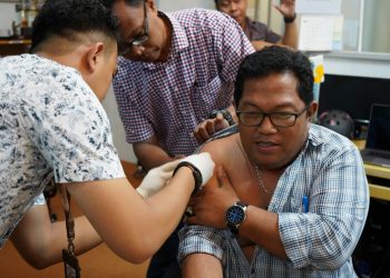 Cegah Corona, Seluruh Karyawan Disuntik Vaksin Influenza
