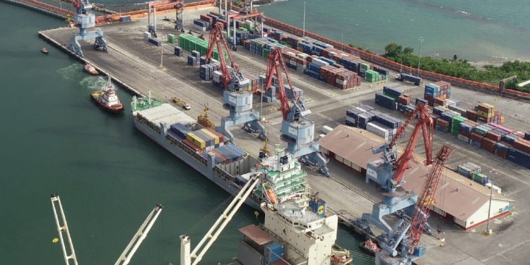 Teluk Bayur Semprot Ruangan Dengan Desinfektan