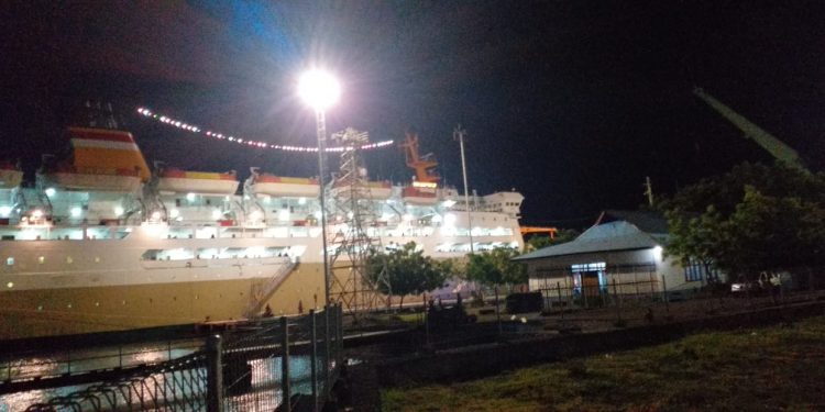 Lambelu Sandar di Maumere, Prosedur Kesehatan COVID 19 Diterapkan