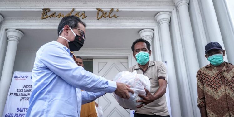 Pelindo I Bagikan 4.000 Sembako ke Masyarakat Medan Terdampak Corona