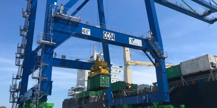 Pelindo IV Tetap Layani Logistik Masyarakat