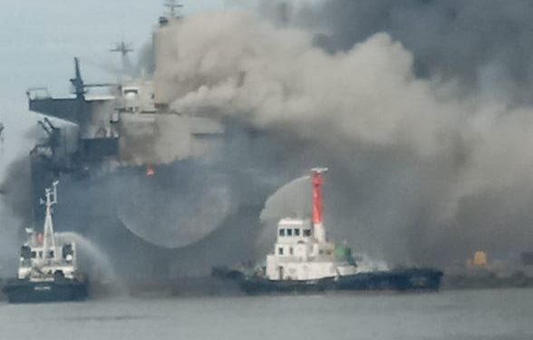 Kapal Terbakar di Galangan Waruna, Api Dipadamkan