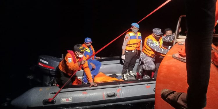 Semua Penumpang Selamat, Itu Long Boat Yang Kandas di Maniang