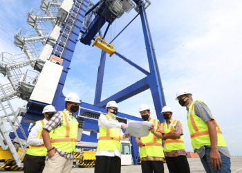 Arus Petikemas Lewat Kuala Tanjung Tumbuh