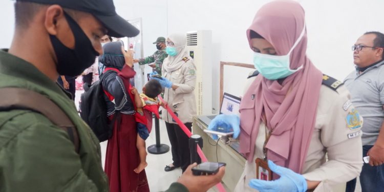 Para Penumpang Kapal di Bandar Deli, Dipantau Kesehatannya