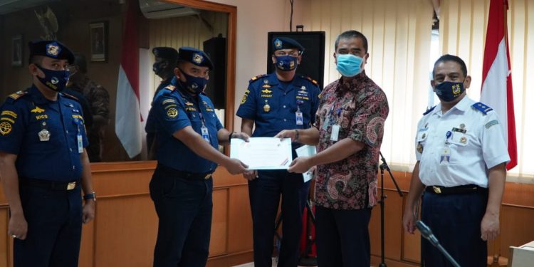 Hentikan MV. Lu Huang Yuan Yu 117, PPLP Tanjung Uban Terima Penghargaan