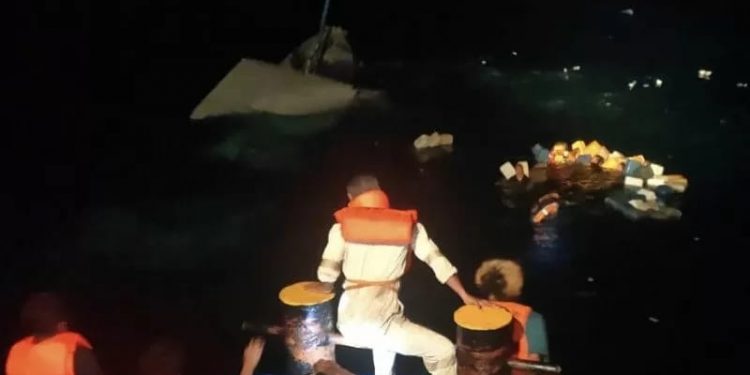 Kapal Bukit Rahmat Tenggelam, 30 Penumpang Selamat