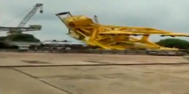 Crane Roboh, 10 Pekerja Tewas