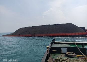 Syahbandar Priok Berhasil Tangani Tongkang Hampir Tenggelam