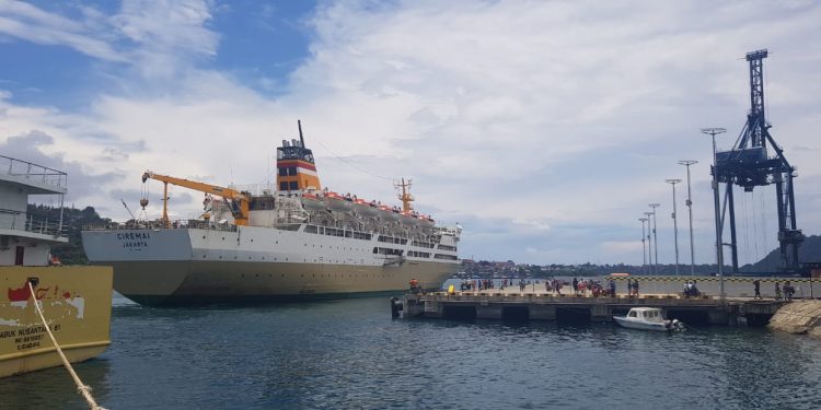 Layanan Kapal & Petikemas Pelindo IV Tumbuh