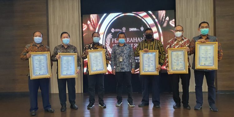 Pelindo IV Raih Penghargaan SMK3 Kategori Emas