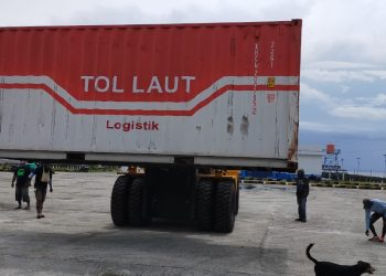 Pelabuhan Waren Mulai Disandari Kapal Kontainer 5.000 GT