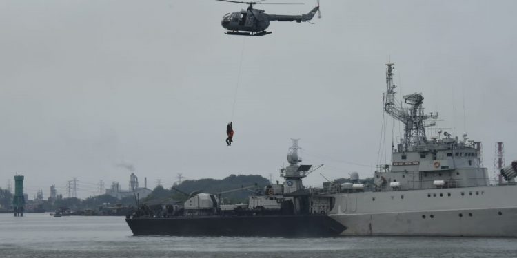 TNI AL Latihan SAR di Belawan, KRI Cut Nyak Dien Kena Terpedo