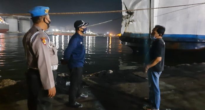 Tabrakan Kapal Dharma Kencana dan Tongkang di Tanjung Emas, Tak Ada Korban