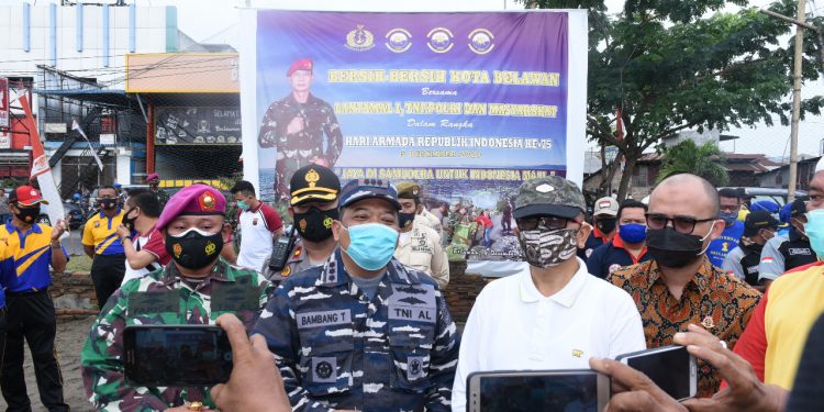 Lantamal I-Polri Bersih-bersih Kota Belawan