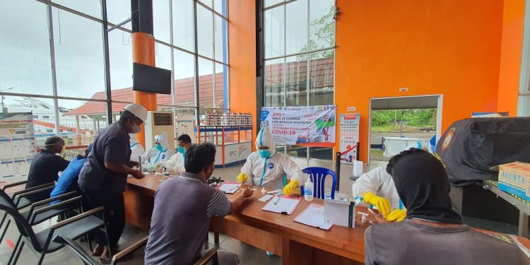 TKBM Gratis Rapid Test di Pelabuhan Tanjungpandan
