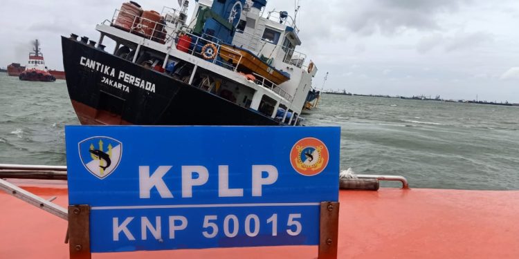Nubruk Kapal Lain, KM Cantika Persada Kandas