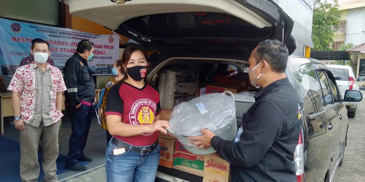 Kantor Syahbandar Priok Salurkan Bantuan Kemanusiaan ke Sumedang & Gunung Emas