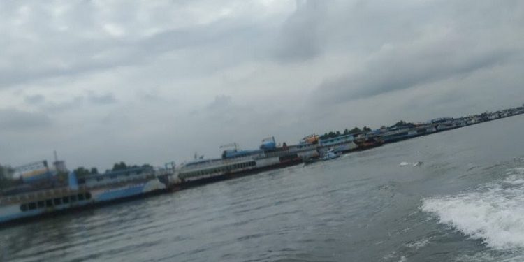 Cuaca Buruk, Ratusan Kapal Isap Padati Alur Pelayaran Pangkalbalam