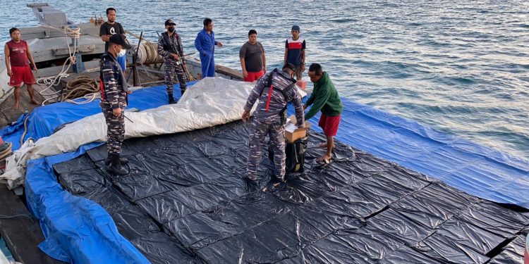 KRI Alamang Gagalkan Penyelundupan Rokok Senilai Rp 5 M