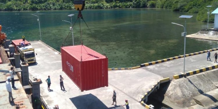 Pertama Kali Kirim VCO Dari Malut ke Jawa Lewat ToL Laut