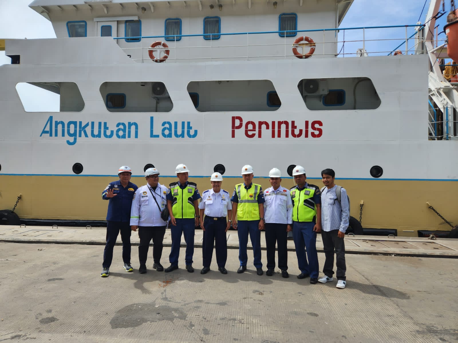 Kapal di Teluk Bayur, Siap Layani Pemudik Lebaran
