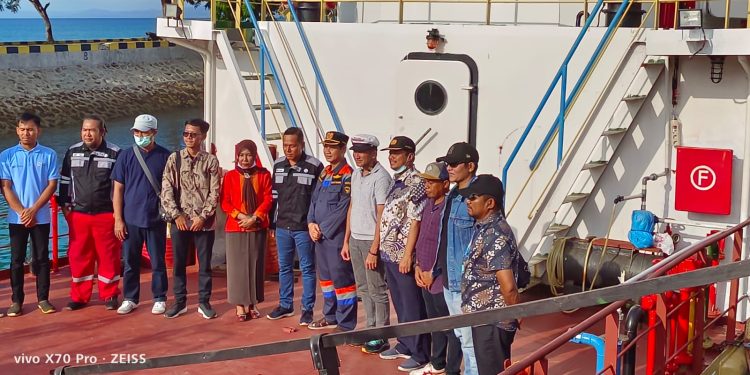 Pelabuhan Raha, Tak Pernah Sepi Dari..