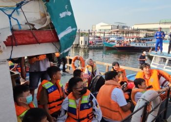Minggu (23/4), 19 Kapal Dengan 3.030 Penumpang Layari Kali Adem-Pulau Seribu