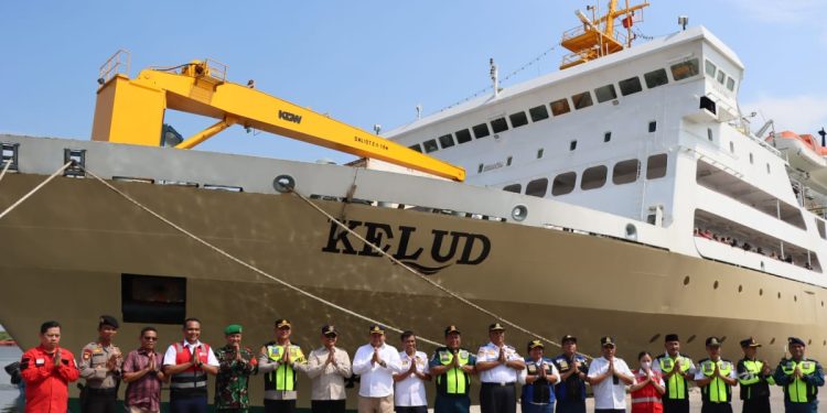 Kapal Kelud Bawa 2.182 Penumpang Arus Balik Dari Medan