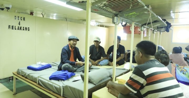 Yossi : Naik Kapal Ternyata Asyik, Tak Membosankan