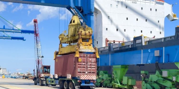 Arus Barang Lewat Pelindo 4 Capai 168,24%