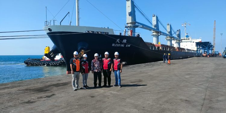 Bongkar 27.000 Ton Raw Sugar, DABN Siap Tingkatkan Layanan Kapal Ekspor Impor