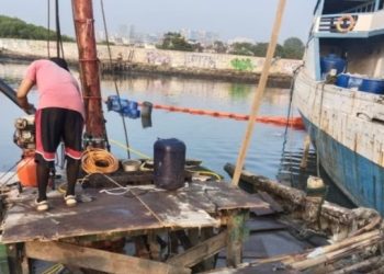 Ganggu Alur Pelayaran, Bangkai KLM Saqam Berkah Diangkat