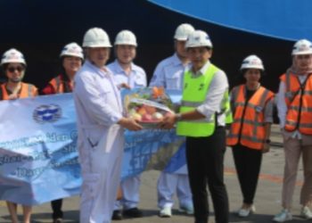 China-Indonesia Service2 Memulai Pelayaran Perdana Dari JICT